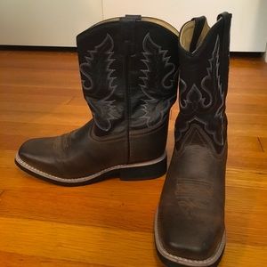 Brown and Black cowboy boots!!